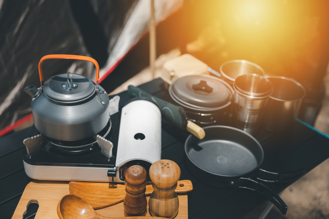 camping-kitchen-kettle