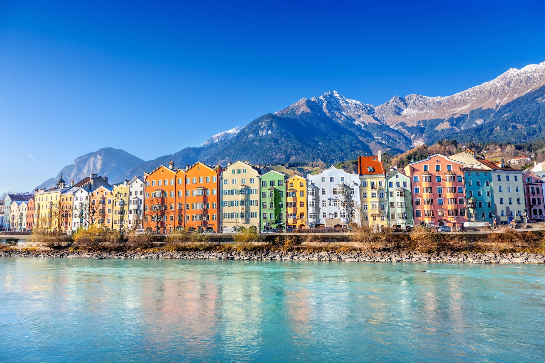 Innsbruck-waterfront-with-mountains-behind