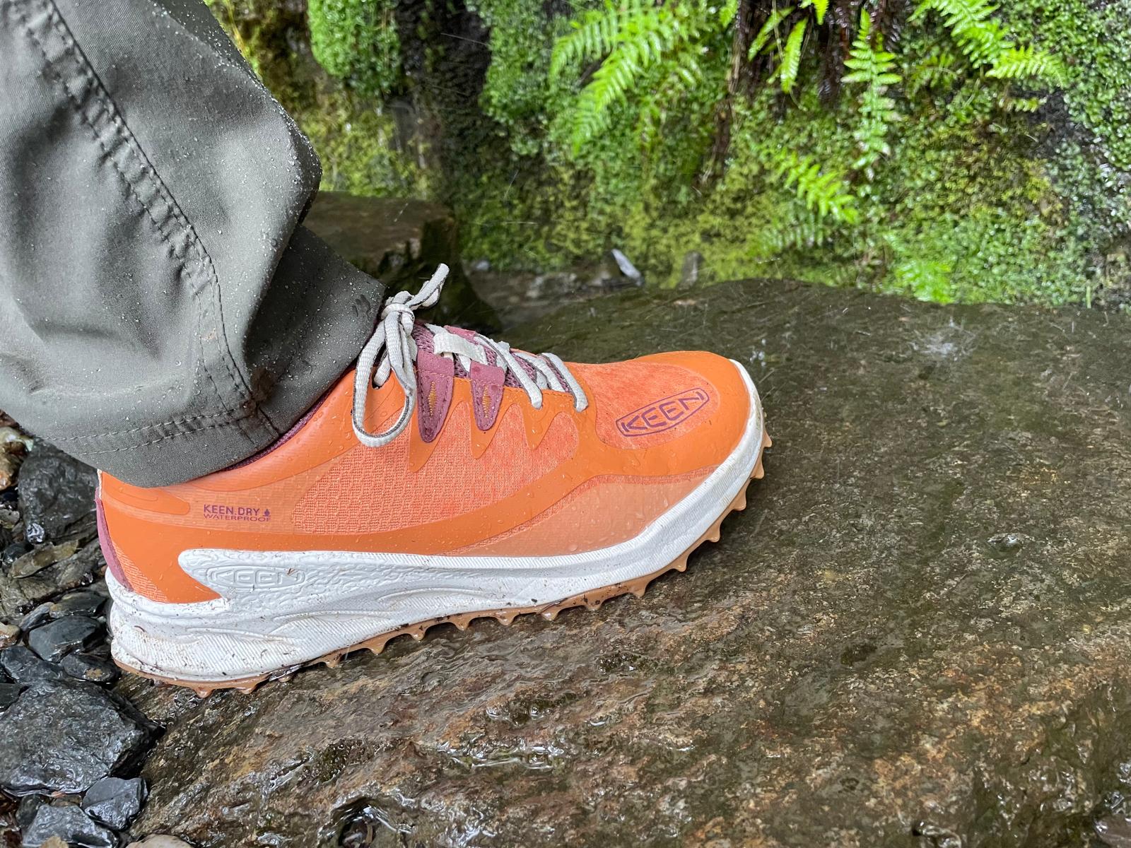 keen-zionic-hiking-shoe