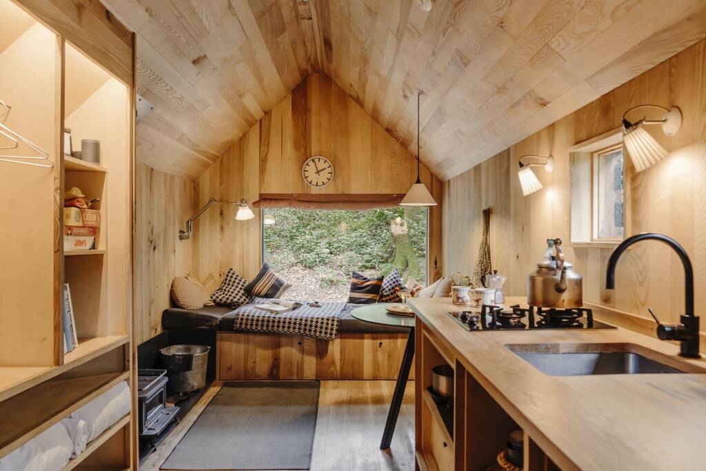 larch-cabin-cumbria-interior