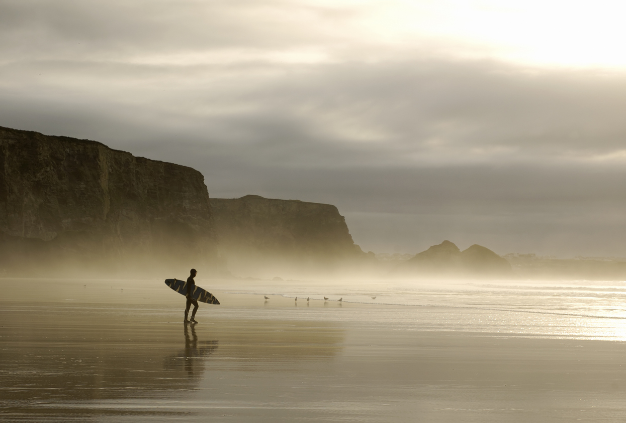 winter-surfing-newquay-cornwall