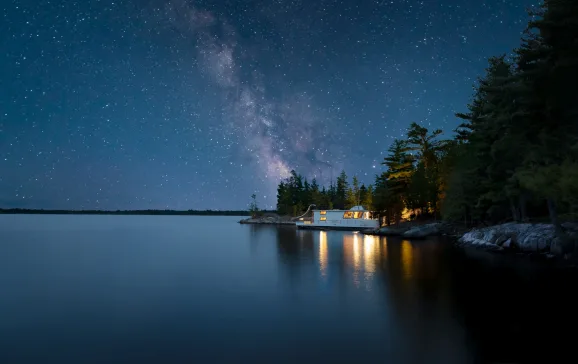 Minnesota USA ranier voyageursnationalpark raineylake houseboat 01hero paulvincent